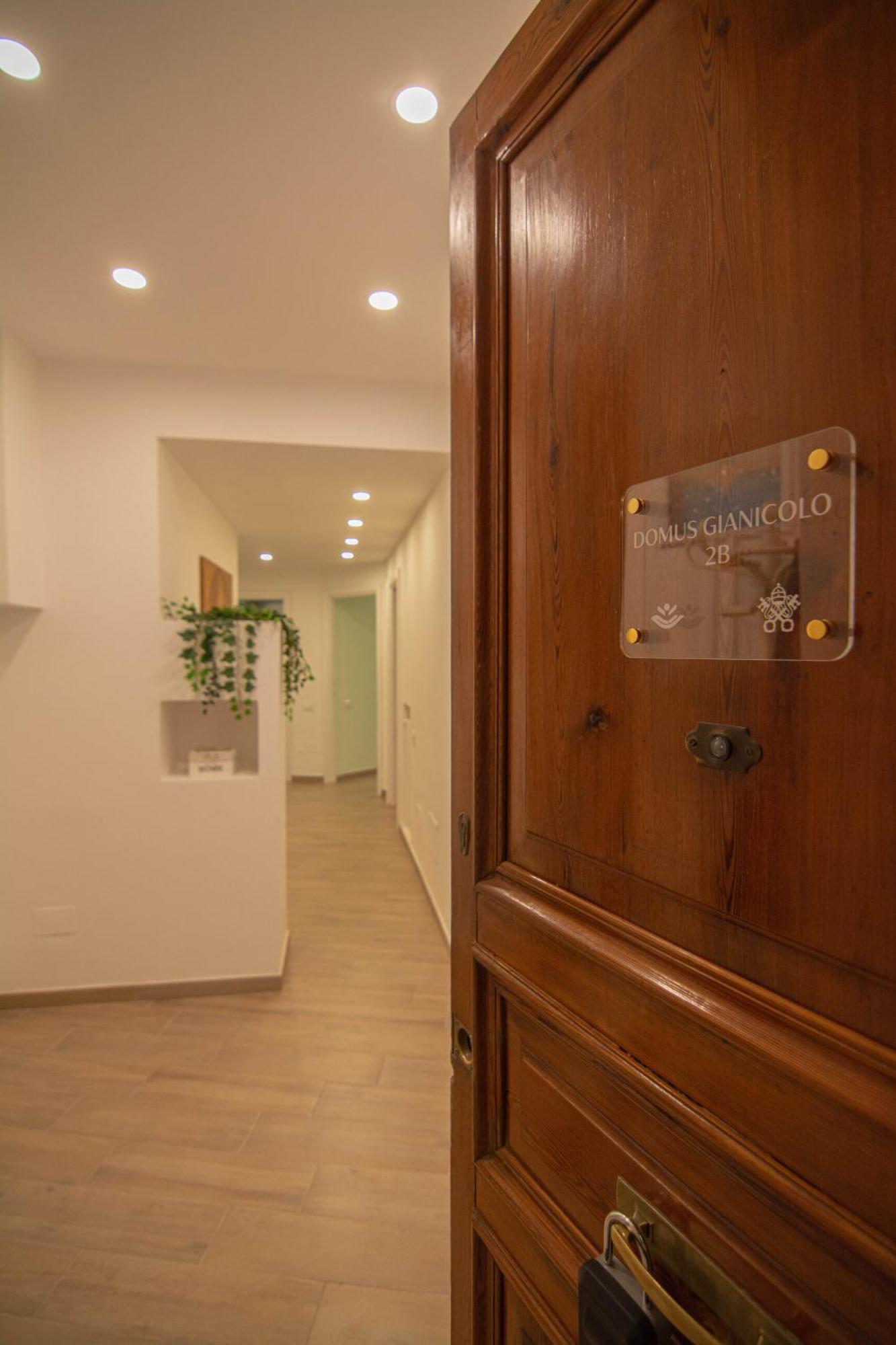 Domus Gianicolo 2B Apartment โรม ภายนอก รูปภาพ